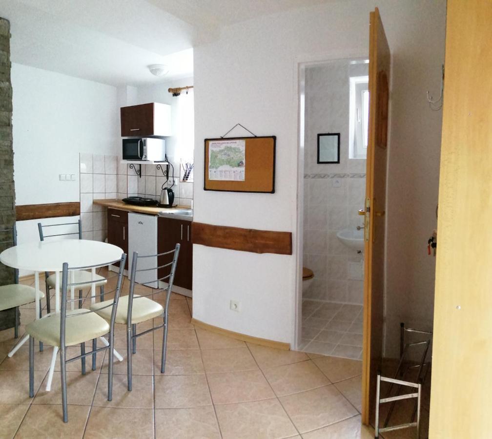 Vanessa Apartments Bešeňová Esterno foto